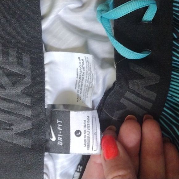 Nike Dri-Fit Shorts - Picture 4 of 5